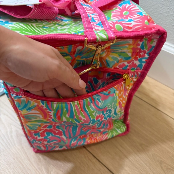 NWT Lilly Pulitzer insulated cooler bag Lover’s Coral tropical gift gwp - Picture 3 of 10